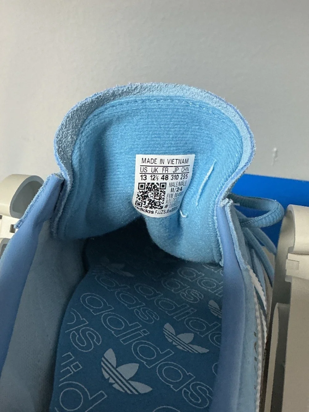 Adidas Handball Spezial Baby Blue and White Unisex Shoes M/13 W/14.